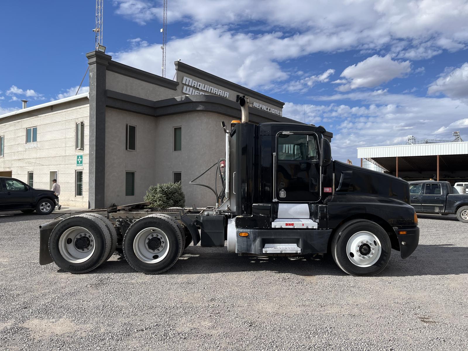 KENWORTH T600